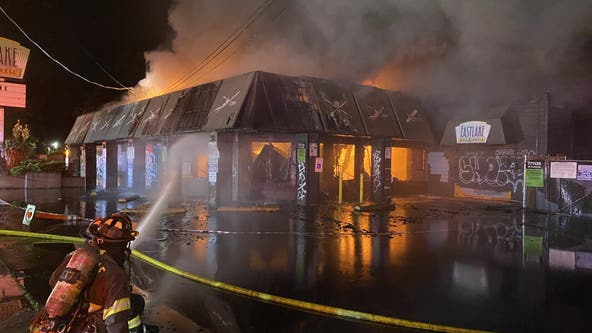 Fire tears through former Eastlake Bar & Grill in Seattle
