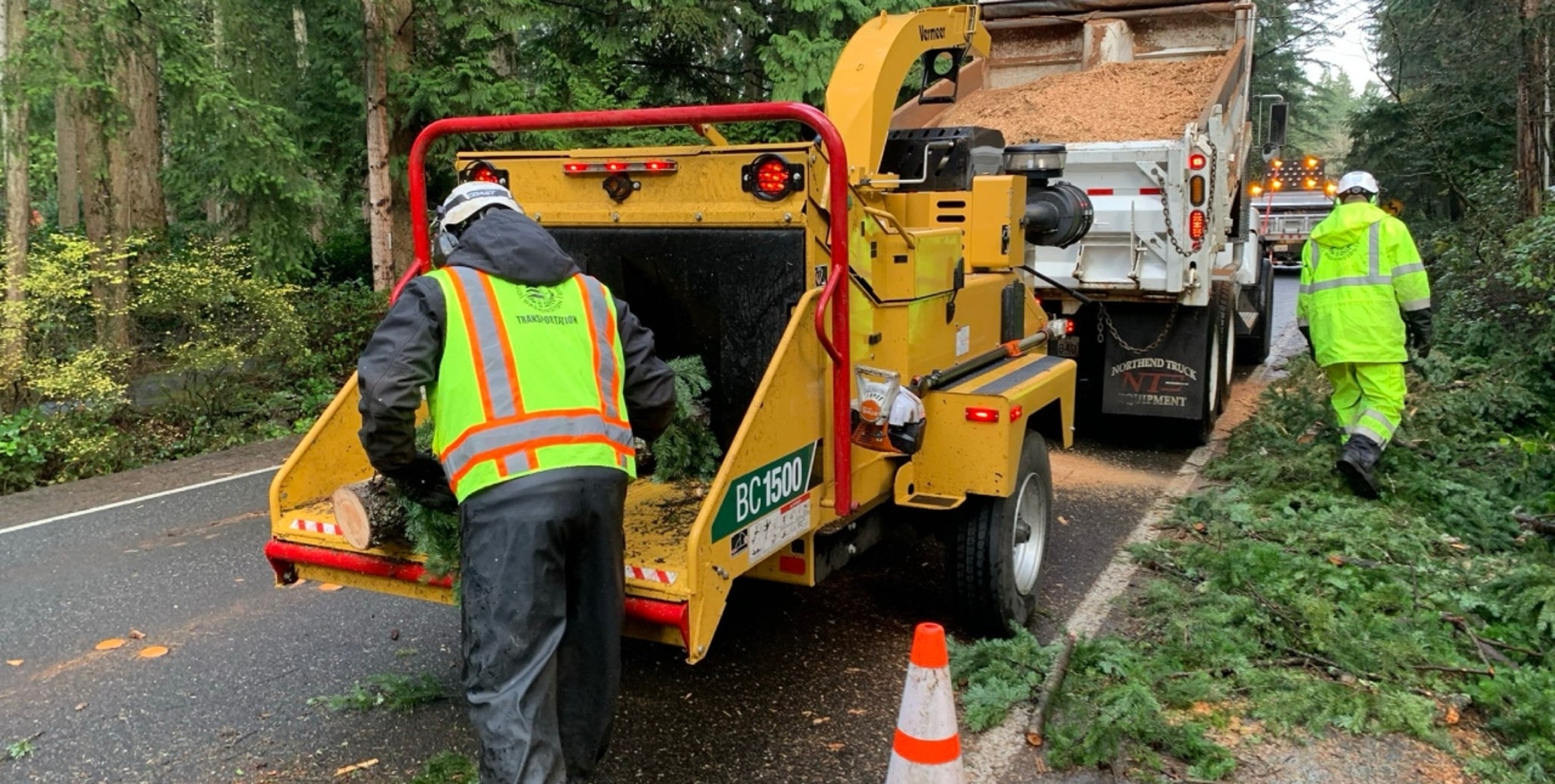 Bellevue, WA crews continue bomb cyclone debris cleanup over holiday weekend
