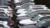 Record number of Americans are paying $1000 a month or more for monthly car payments, data shows
