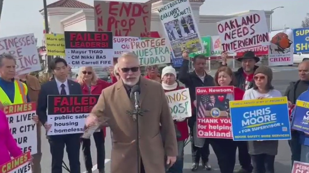 Community members rally at In-N-Out over 'public safety crisis' in Oakland