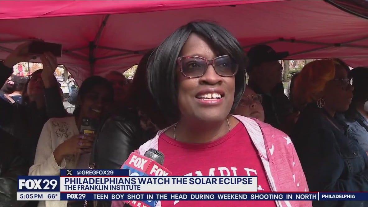 Philadelphians pack Franklin Institute for epic solar eclipse watch party