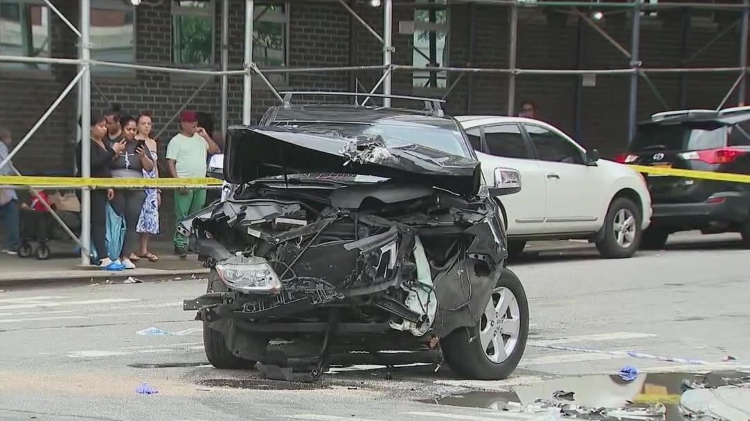 2 teens killed in Manhattan crash
