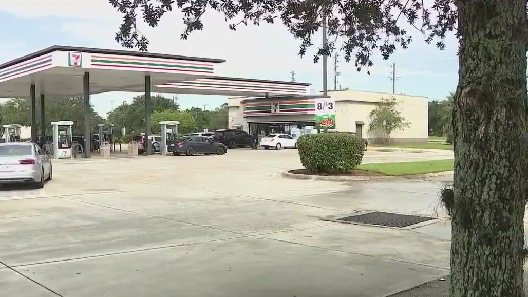 Innocent man shot, killed during carjacking at Florida gas station: Palm Bay police