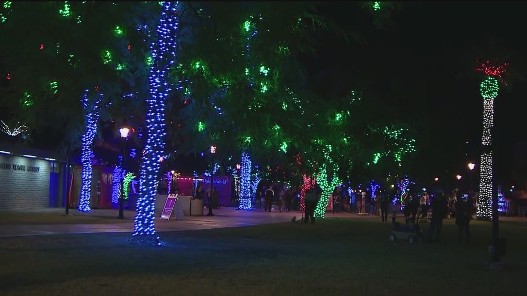 Glendale Glitters brings holiday spirit to parts of the West Valley