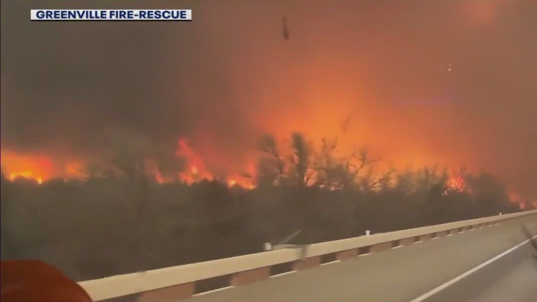 Wildfires quickly spreading in Texas