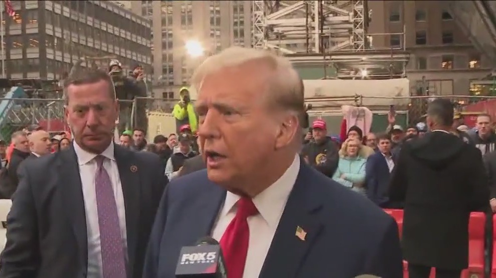 Donald Trump makes early morning campaign stop