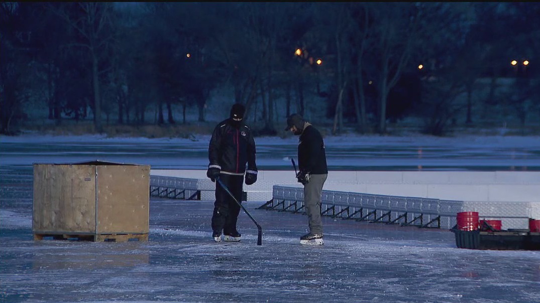 Last minute preps for pond hockey champs in Mpls