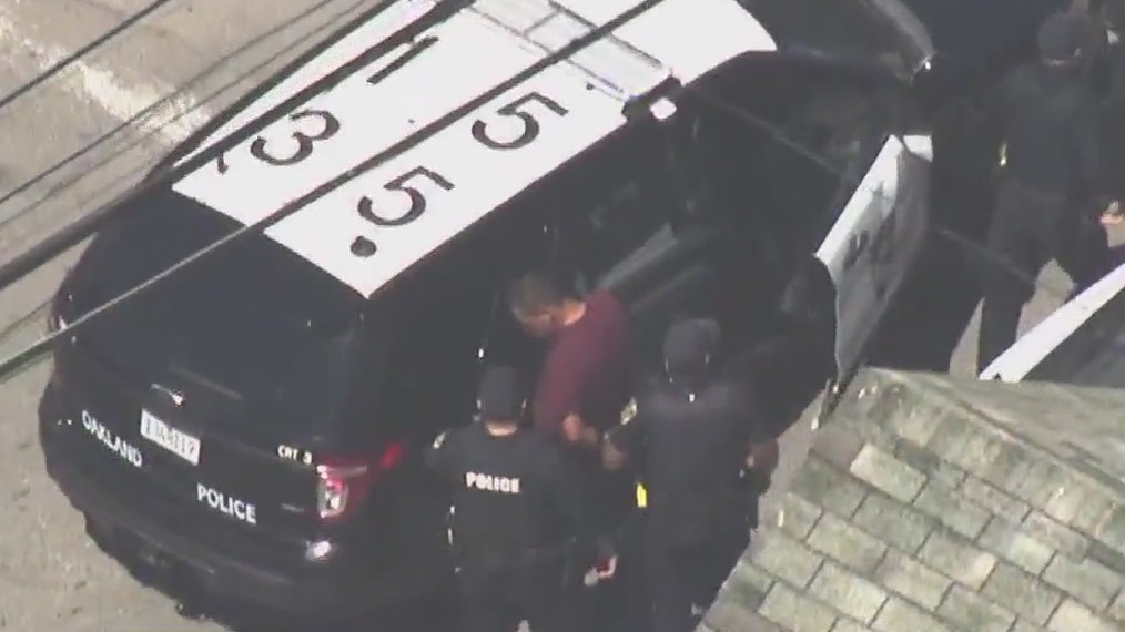 Suspect in custody after East Bay high speed chase