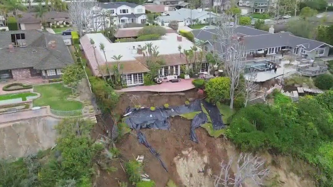 Newport Beach mudslide threatens homes