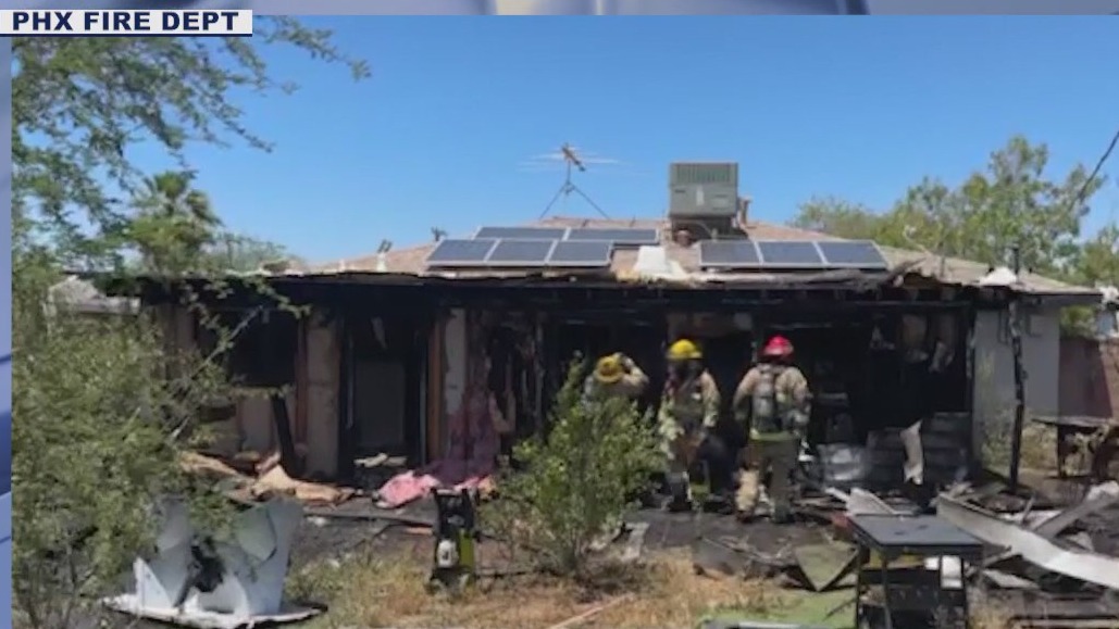 Firefighters rescue dog from Phoenix house fire