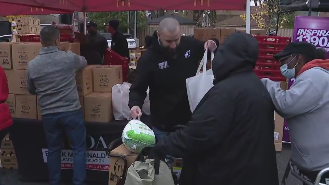 Black McDonald's Operators Association donates 2,000 turkeys to Chicago families in need