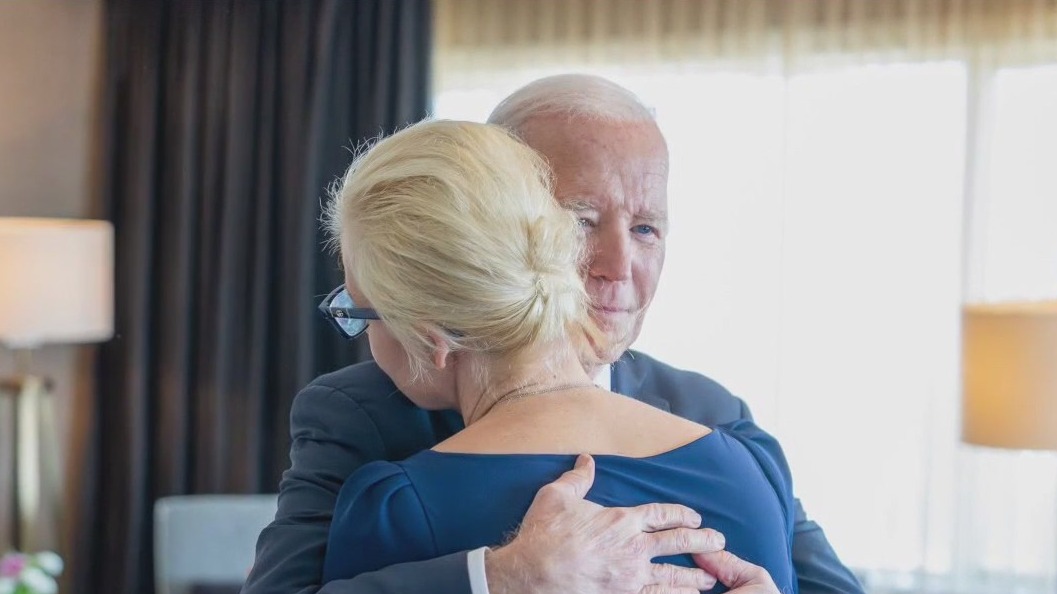 President Biden meets with Navalny family