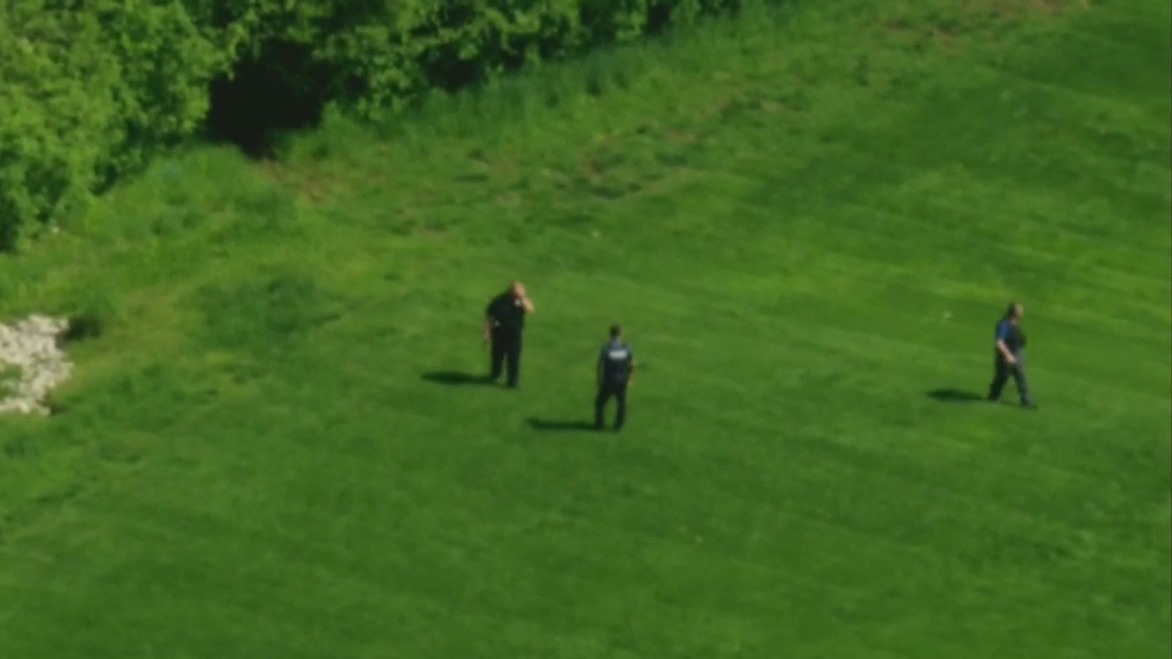 Manhunt underway in Burr Ridge after high-speed police chase