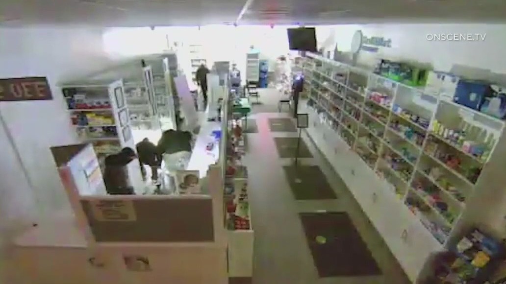 LA pharmacies hit by smash-and-grab robbers