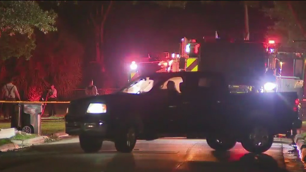 Crews respond to house fire in Orlando