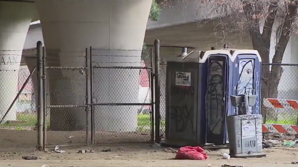 San Jose clearing Guadalupe River encampments