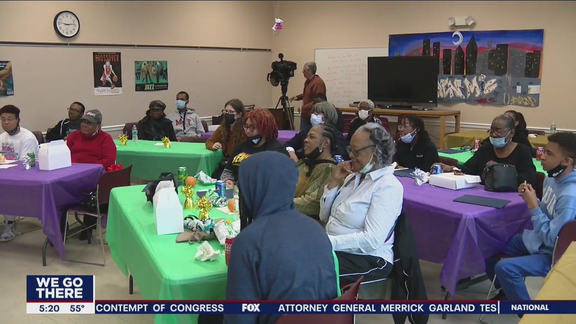 Philly senior students help seniors bridge the technology gap in pilot program
