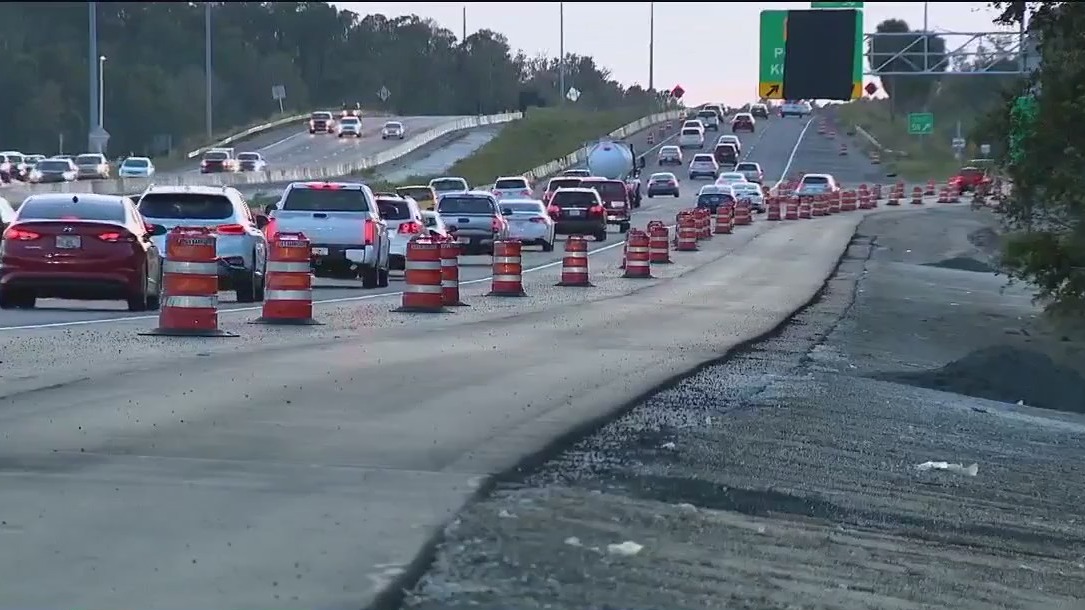 Mom attacked, robbed after pulling over along I-4 with children, sheriff says