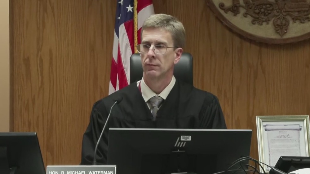 Apple River stabbing trial: Jury asks to see video again