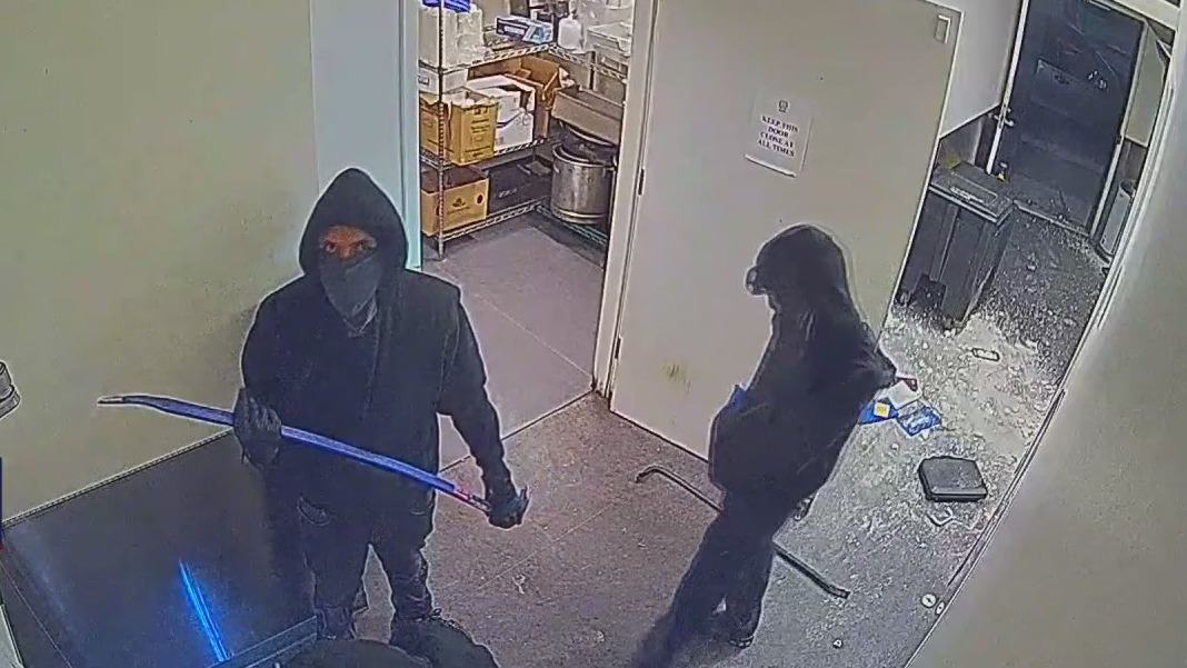Burglary caught on video: Tequila and tips stolen from Oakland's Agave