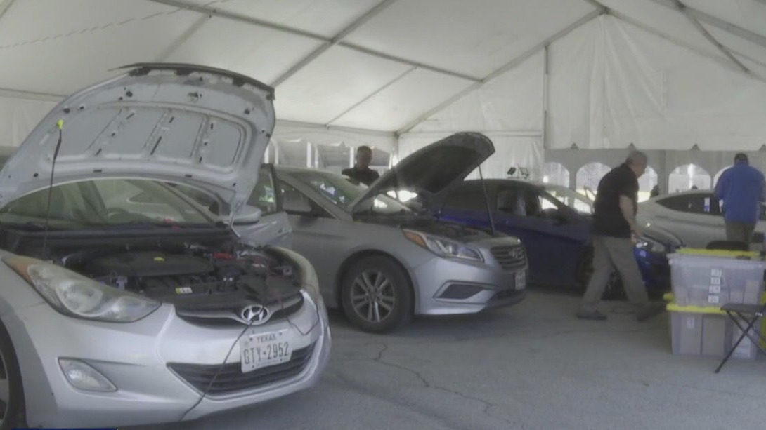 Hyundai installs anti-theft software at pop-up event