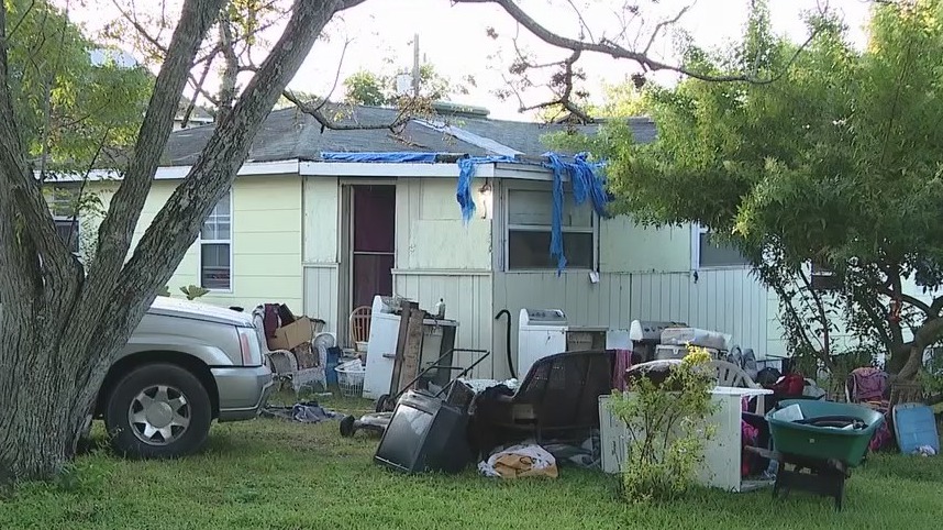 Deputies: Three roommates stabbed during fight, one dies