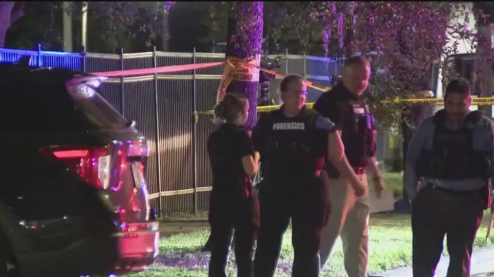 Manhunt for suspect who shot at Orlando police