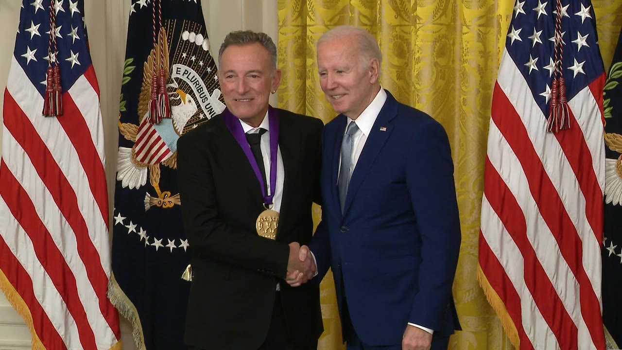 Springsteen, Kaling, Louis-Dreyfus, Wang among 22 honored by Biden