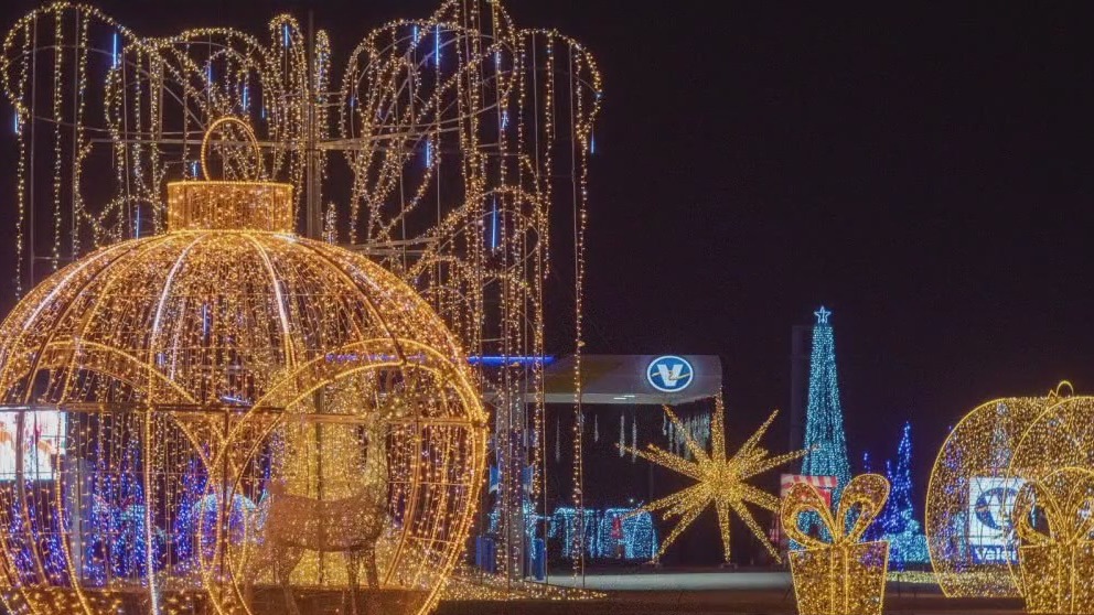 Peppermint Parkway opens bringing holiday spirit to Austin
