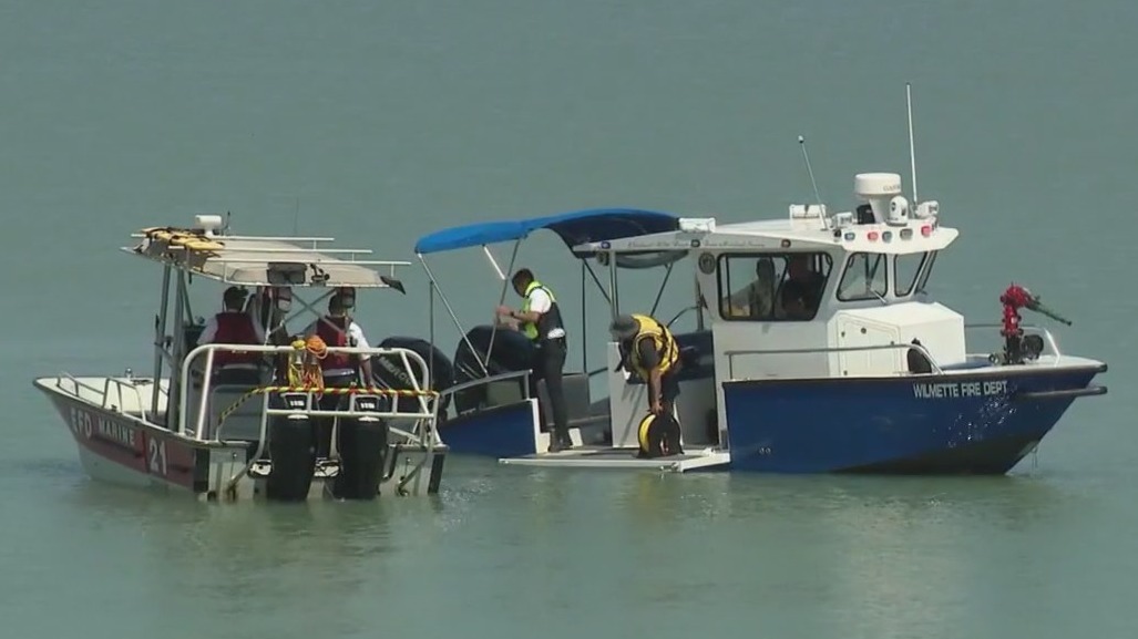 Search enters second day for swimmer who went missing in Lake Michigan