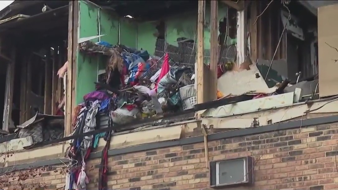 Weekend fire leaves dozens displaced in suburban Chicago