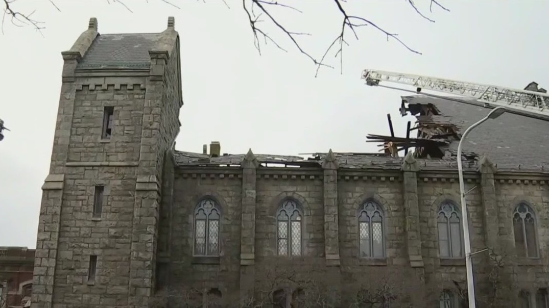 Historic church collapses in Connecticut