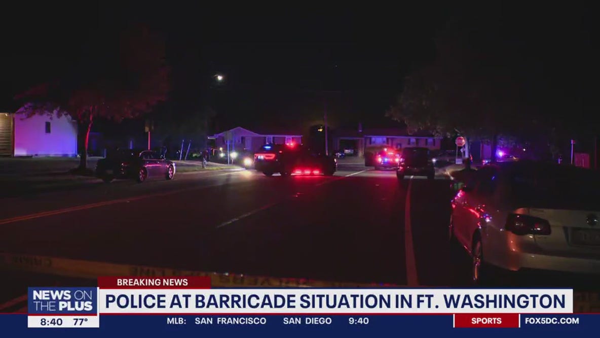 Gunman barricaded in Fort Washington home