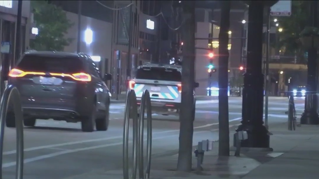 5 more pedestrians fall victim to armed robberies Sunday night across Chicago's North Side