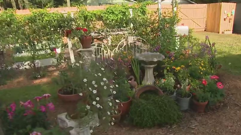 Need ideas for Mother's Day weekend? Take her to the Sanford Historic Garden