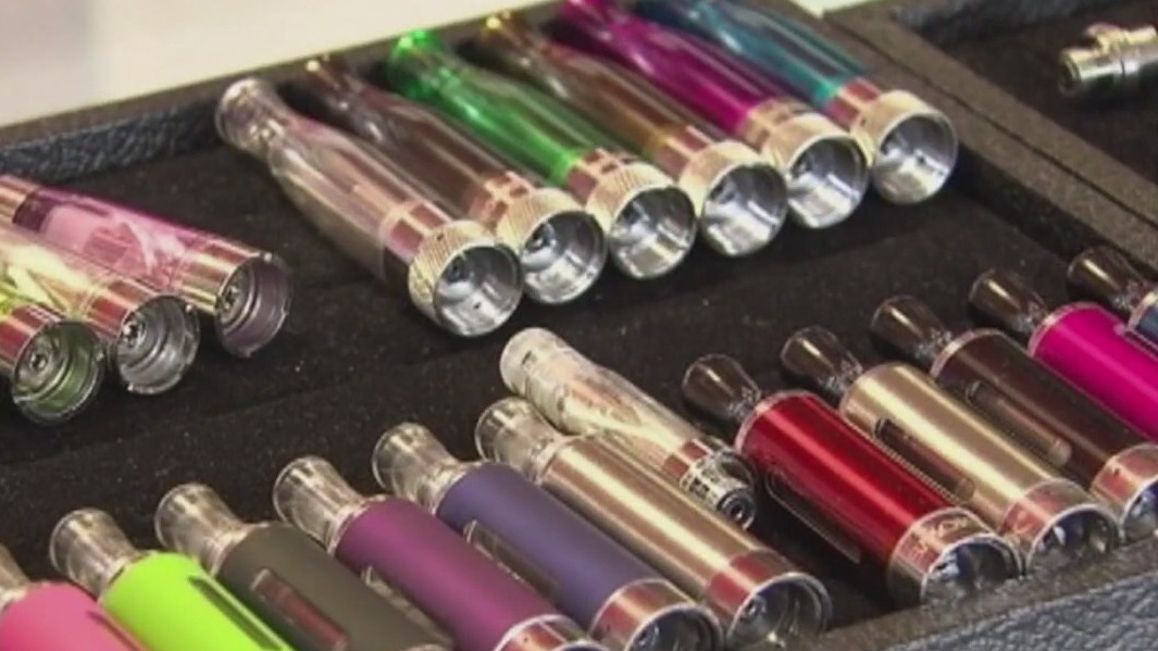 Pritzker bans indoor vape, e-cigarette use in public spaces
