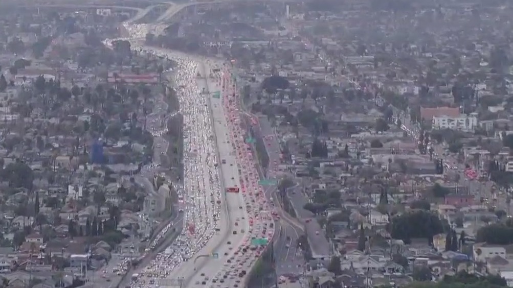 Motorcyclist dies on 110 Freeway in South LA