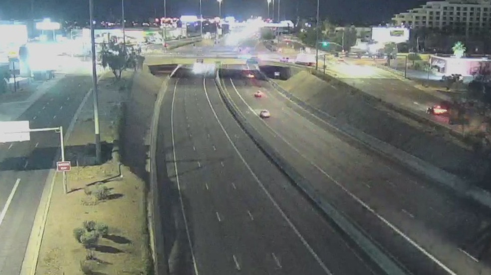 2 men shot on I-17 overpass