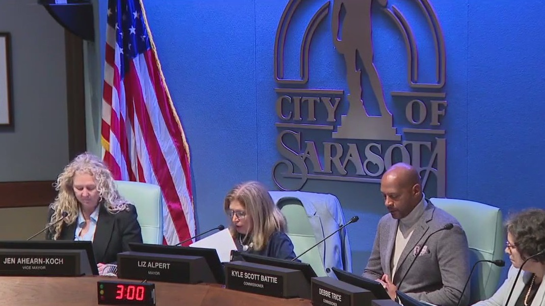 Sarasota commissioners discuss ordinances to define future of restaurants, bars, nightclubs in downtown