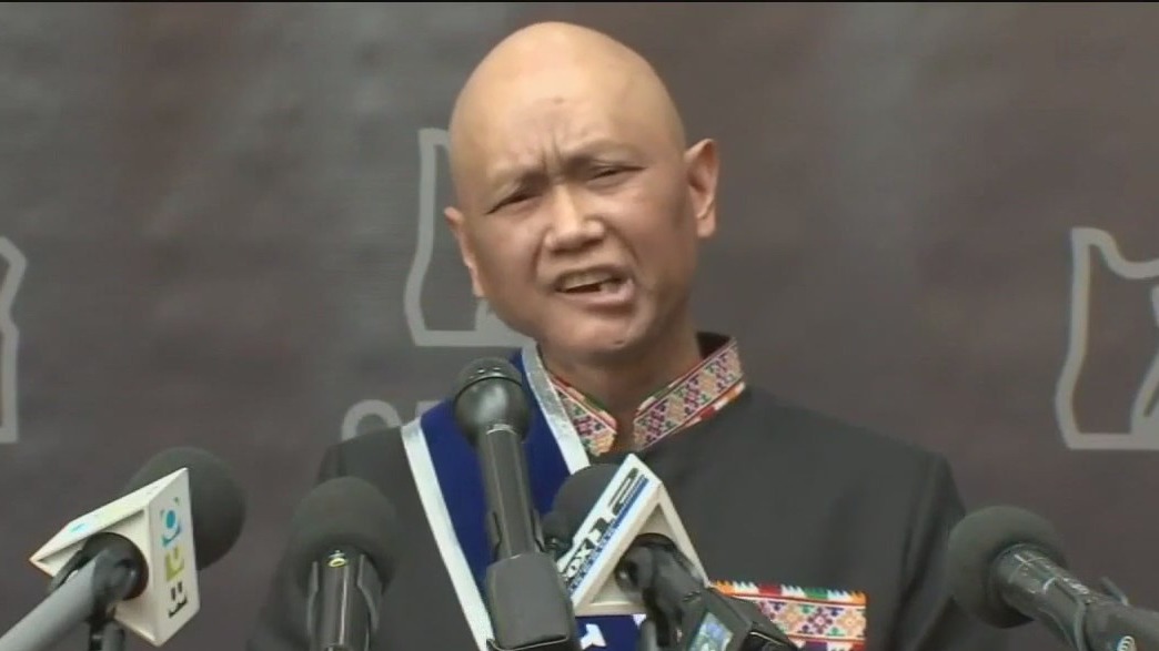 Oregon $1.3B Powerball winner is Laotian immigrant who has cancer