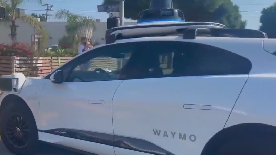 Waymo expands to Los Angeles