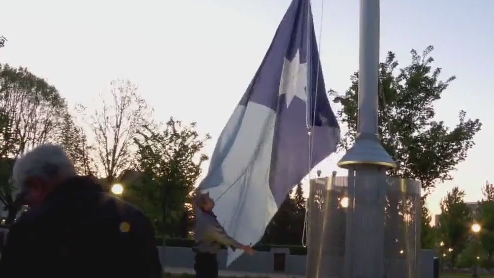 Minnesota unveils new state flag