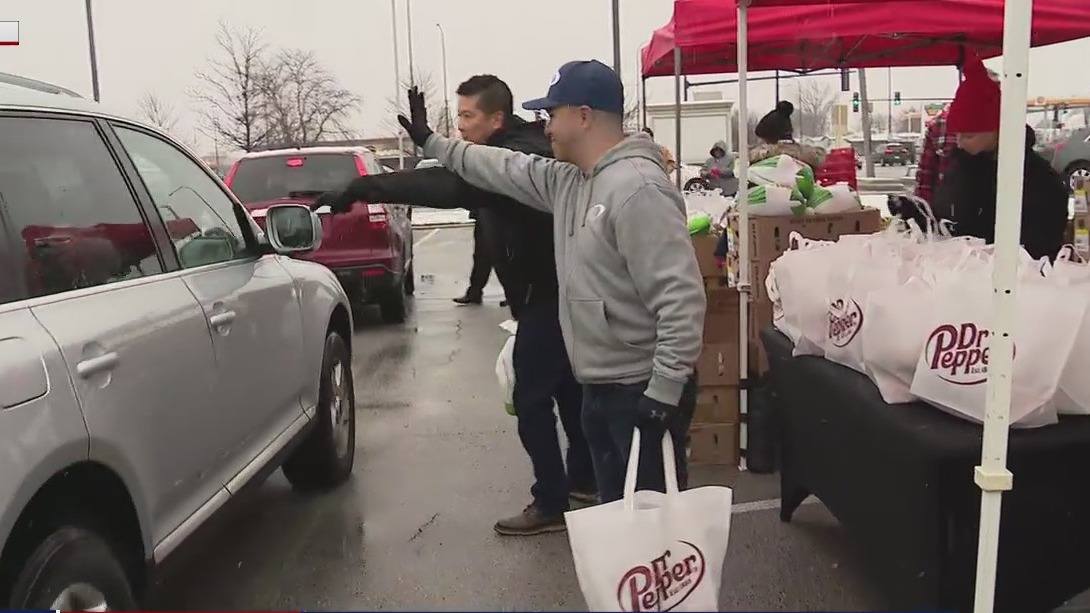 Black McDonald's Operators Association giving away 2,000 turkeys to Chicago-area families