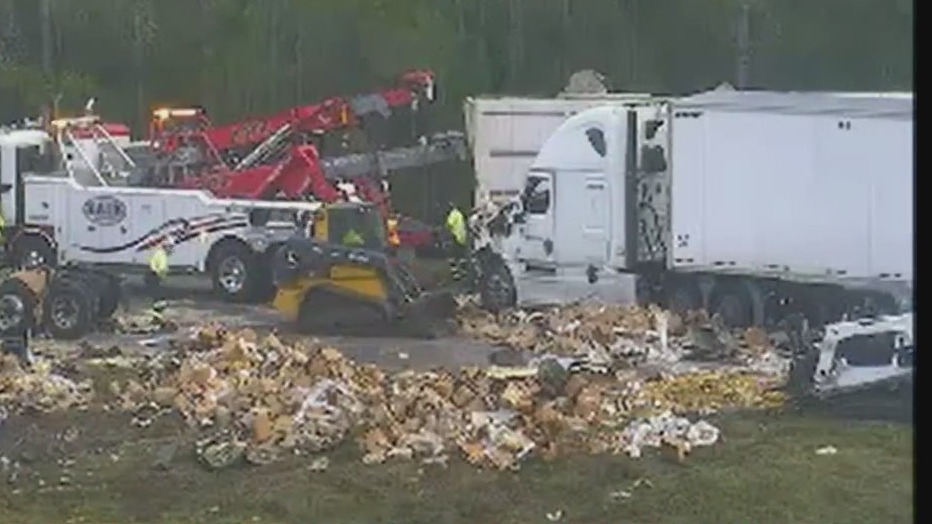 Crash leaves mess along Florida Turnpike