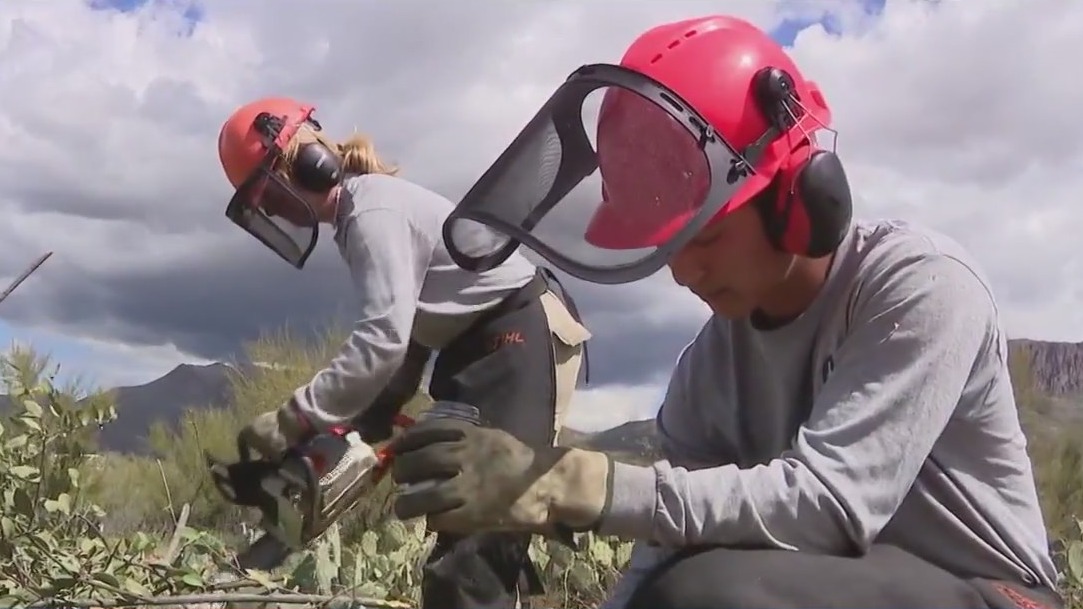 Americorps team to help protect an Arizona community from wildfires