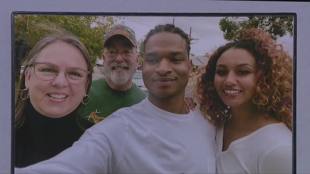 Arizona grandma and man she mistakenly texted to come to Thanksgiving dinner reunite