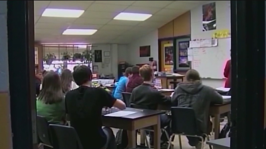 Proposed bill would allow older Arizona teens to have a say in custody when their parents divorce