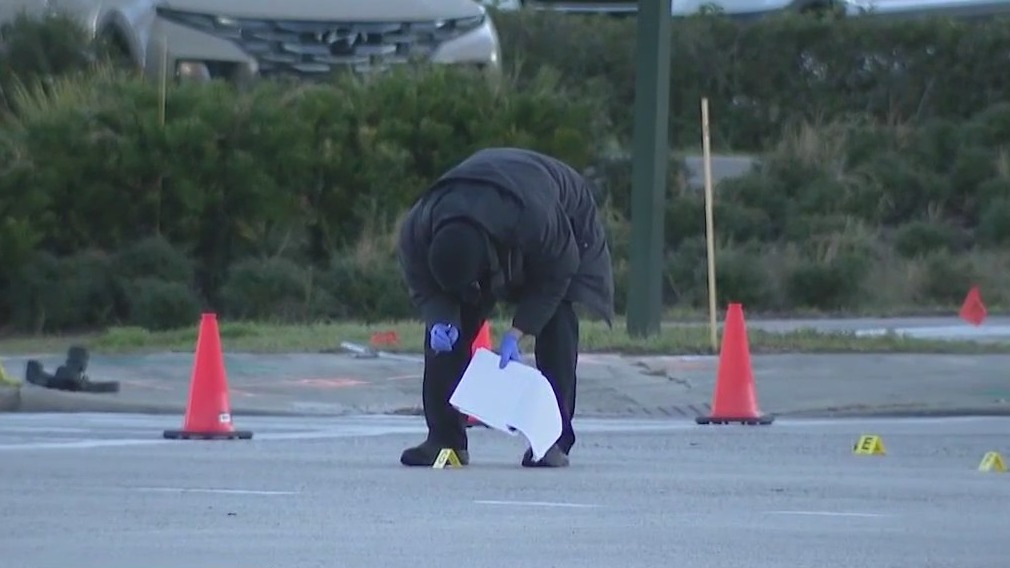 Shooting between vehicles in Sanford leaves 1 dead, officials say