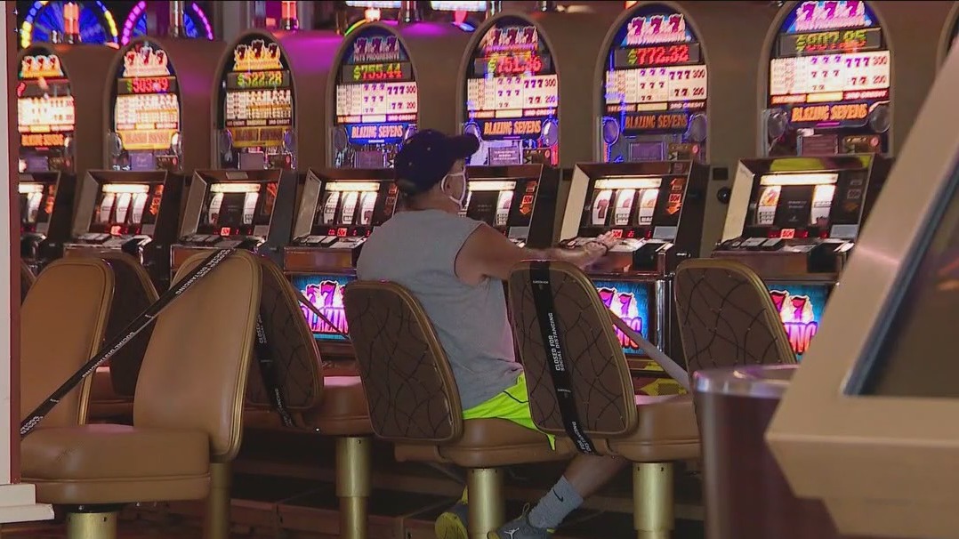 Push to ban smoking in casinos gains momentum
