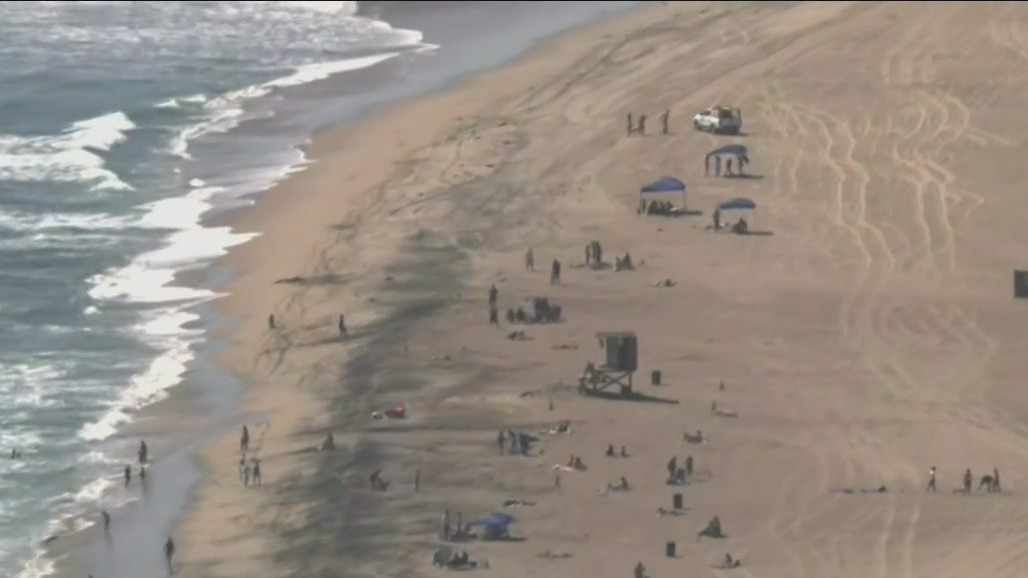 Part of Huntington Beach closed after shark siting